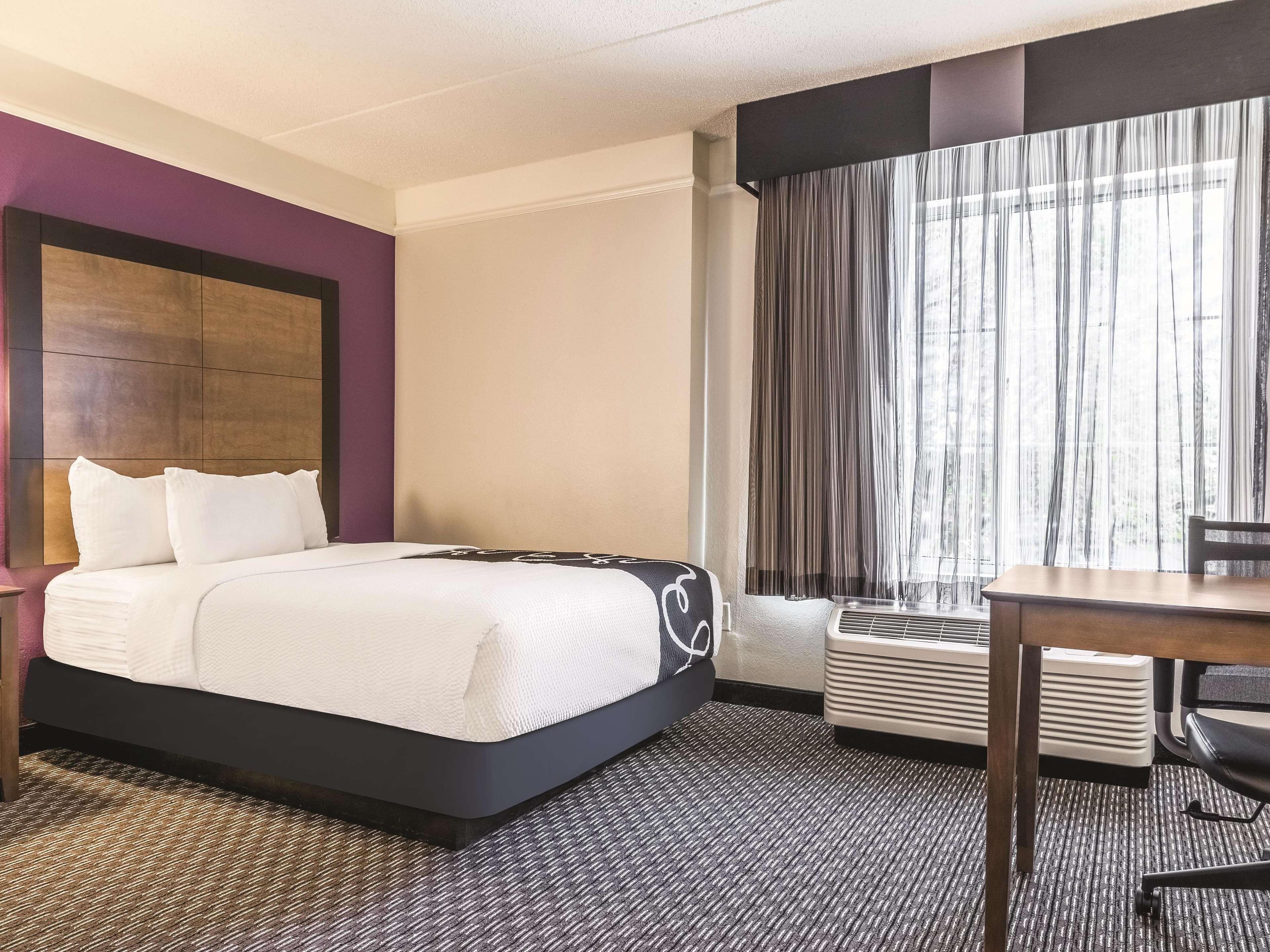 Hotel La Quinta By Wyndham Alexandria Airport Zewnętrze zdjęcie