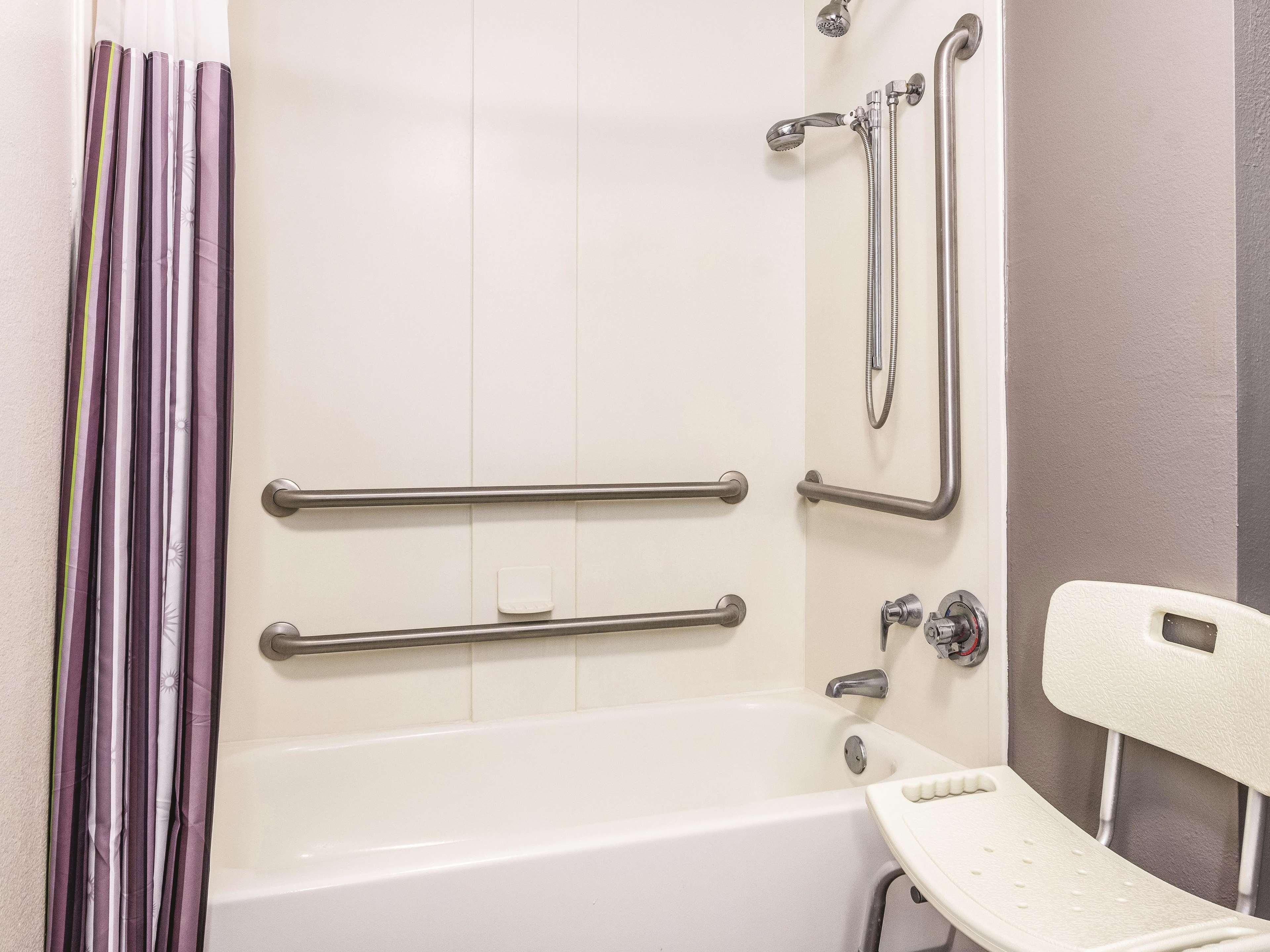 Hotel La Quinta By Wyndham Alexandria Airport Zewnętrze zdjęcie