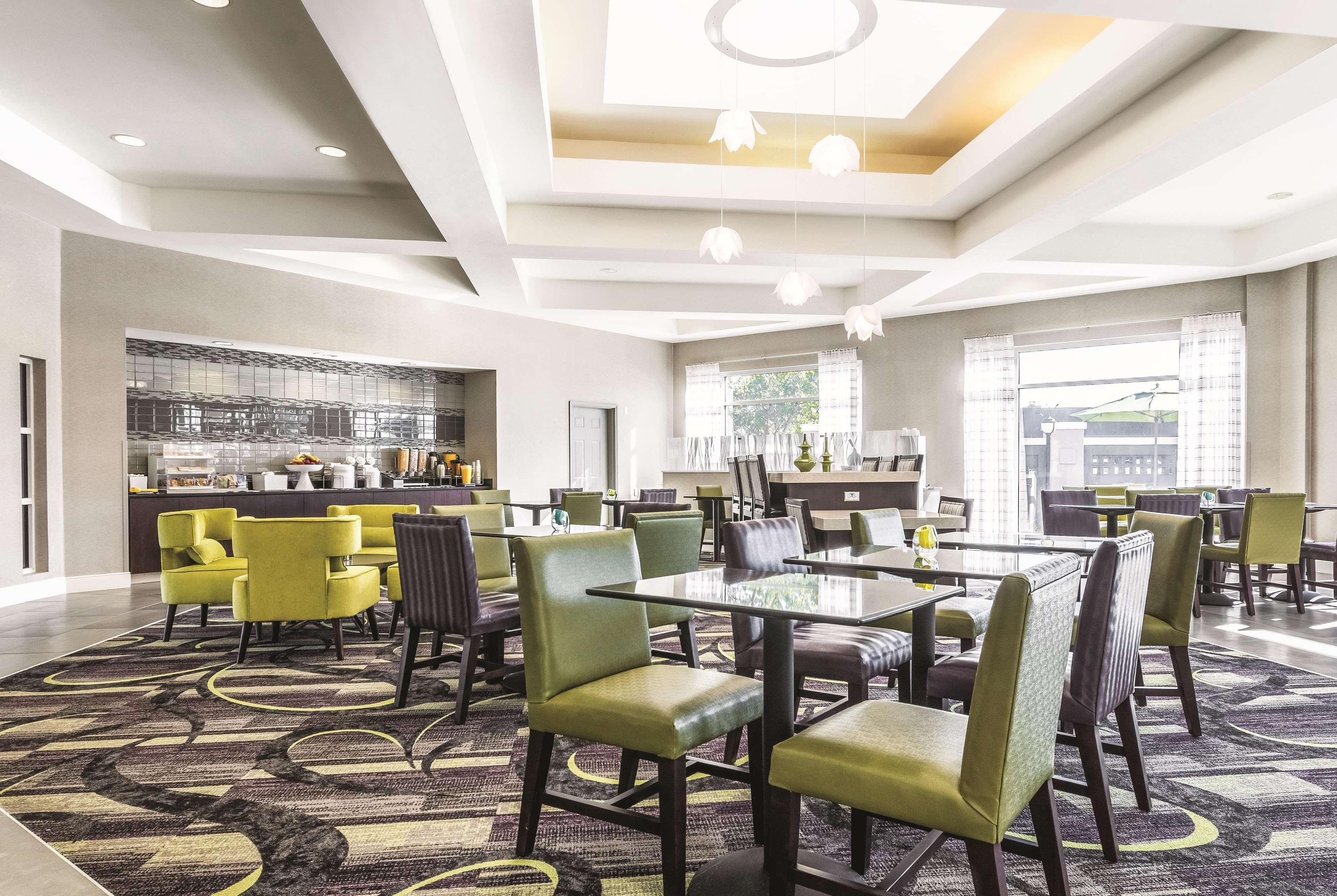 Hotel La Quinta By Wyndham Alexandria Airport Zewnętrze zdjęcie