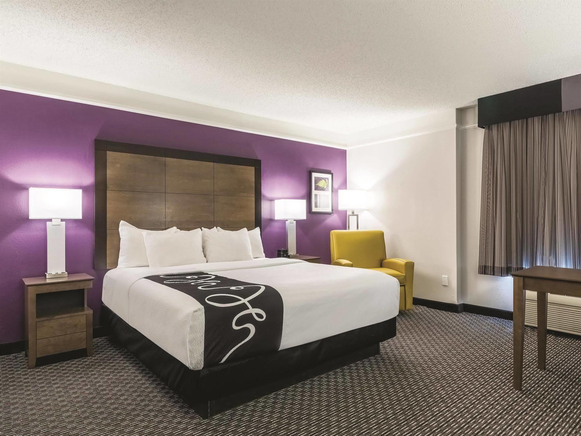 Hotel La Quinta By Wyndham Alexandria Airport Zewnętrze zdjęcie