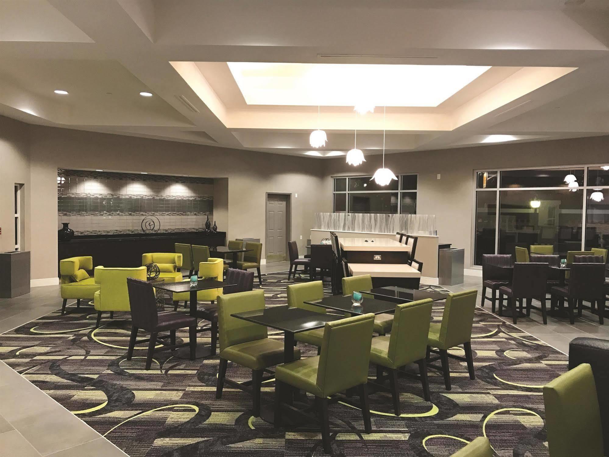 Hotel La Quinta By Wyndham Alexandria Airport Zewnętrze zdjęcie